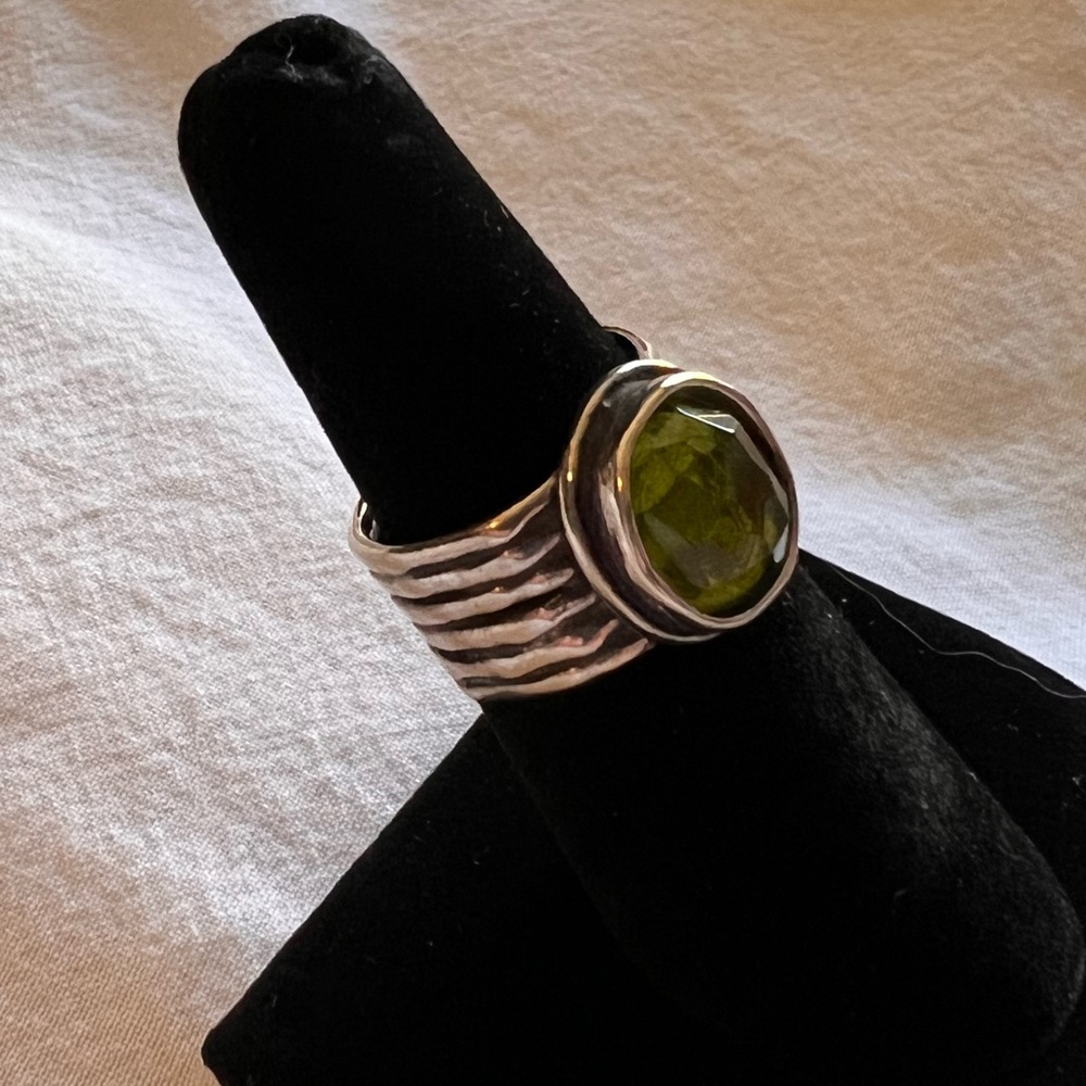 Silpada sterling silver green glass ring